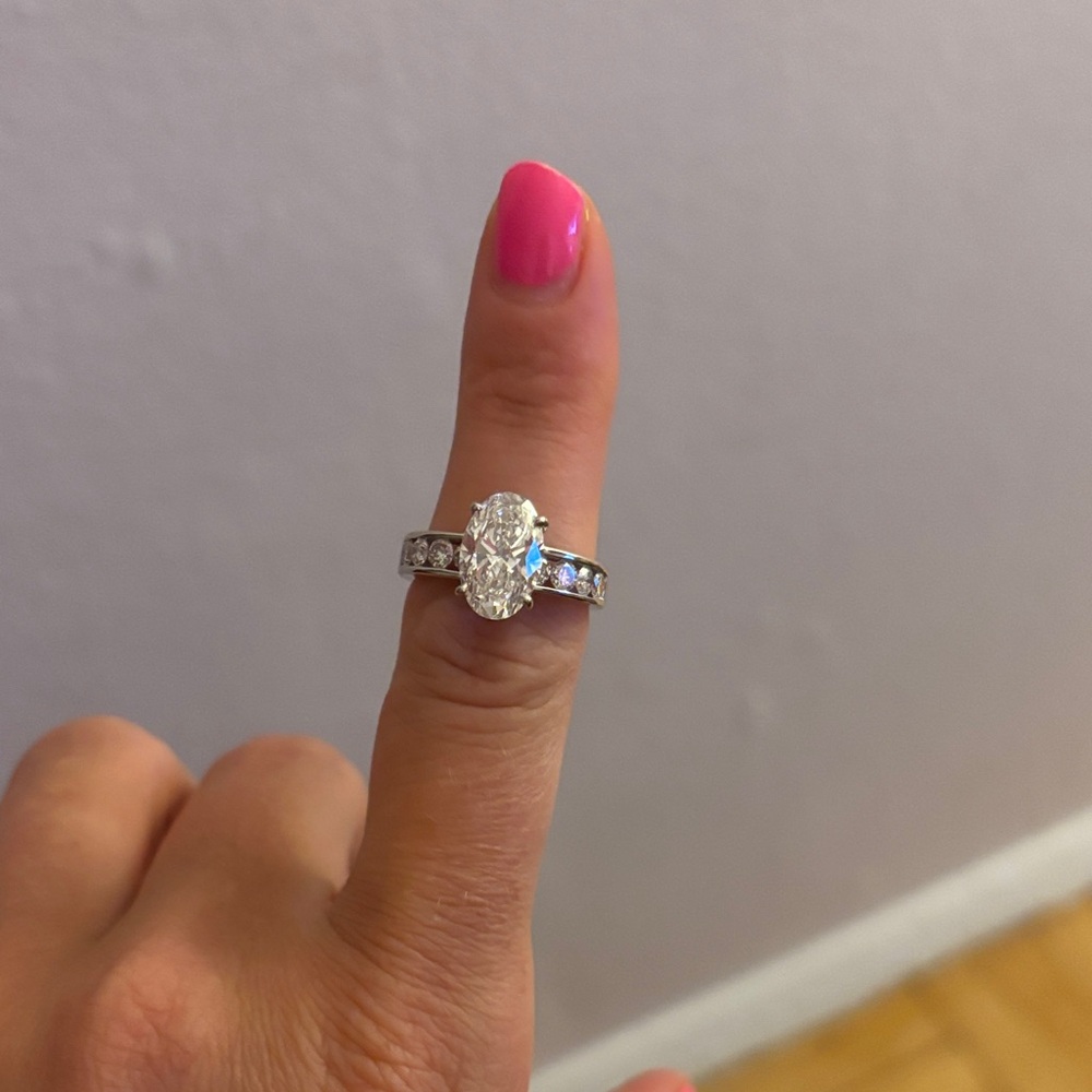 Diamond engagement ring